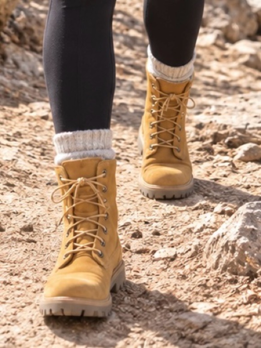 Timberland Women’s Waterproof Wheat Leather Lace-Up Boots Size 8